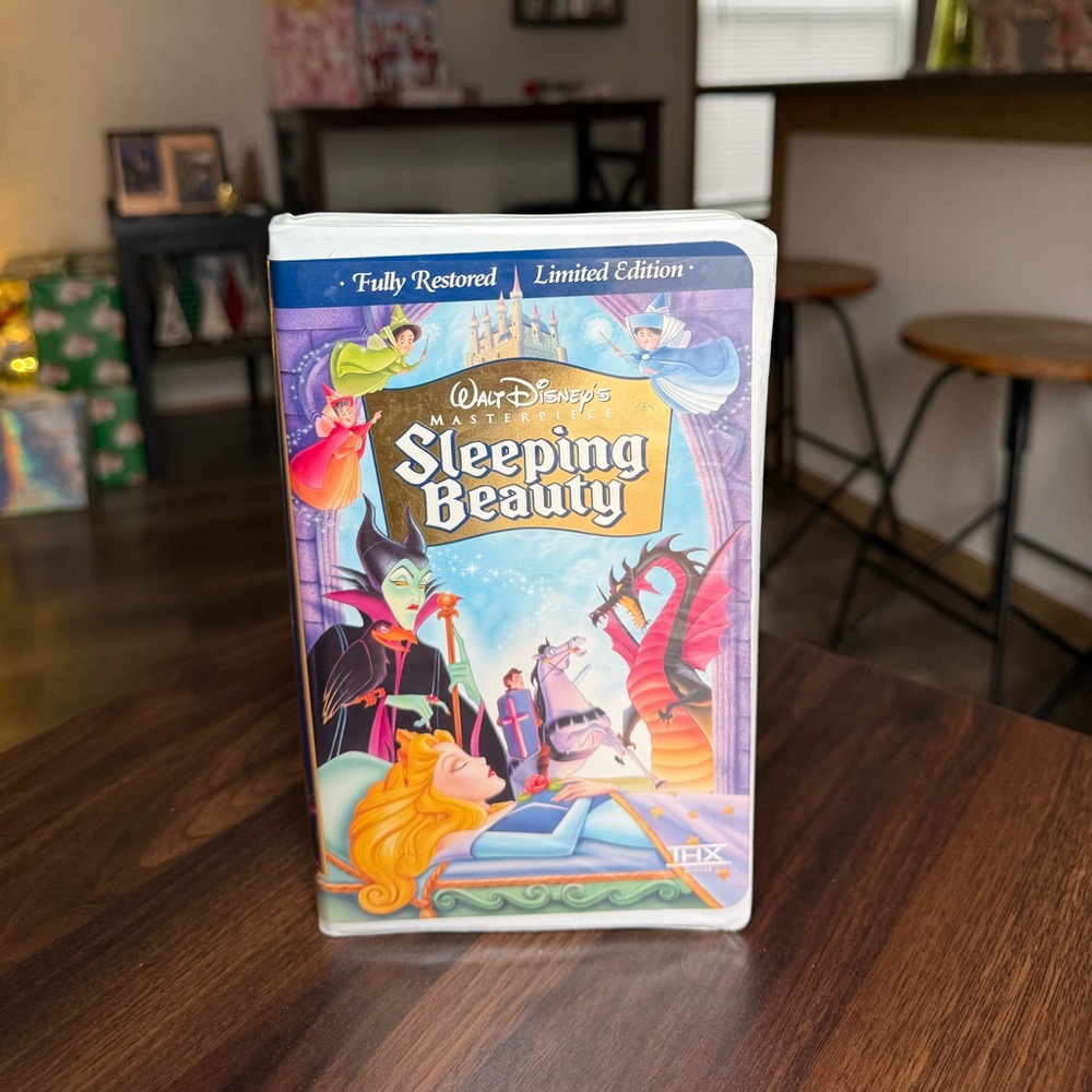 Walt Disney’s Masterpiece Sleeping Beauty VHS - Picture 5 of 5